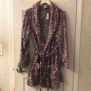 Victorias Secret Cozy Short Robe NWT